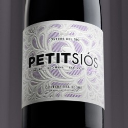 Shop Red Wine Petit Siós Bottle | DO Costers del Segre | Bodegas Costers del Sió